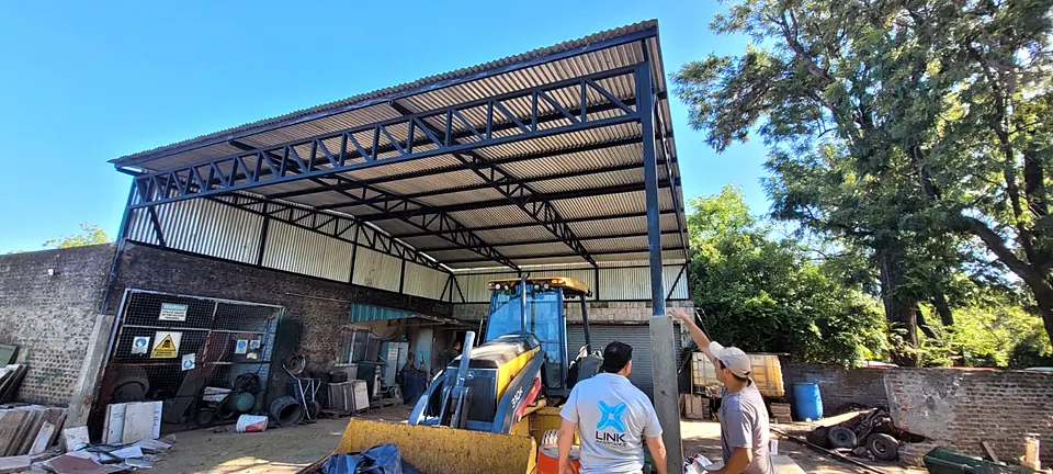 Construcción de galpón en Jardín de Paz
