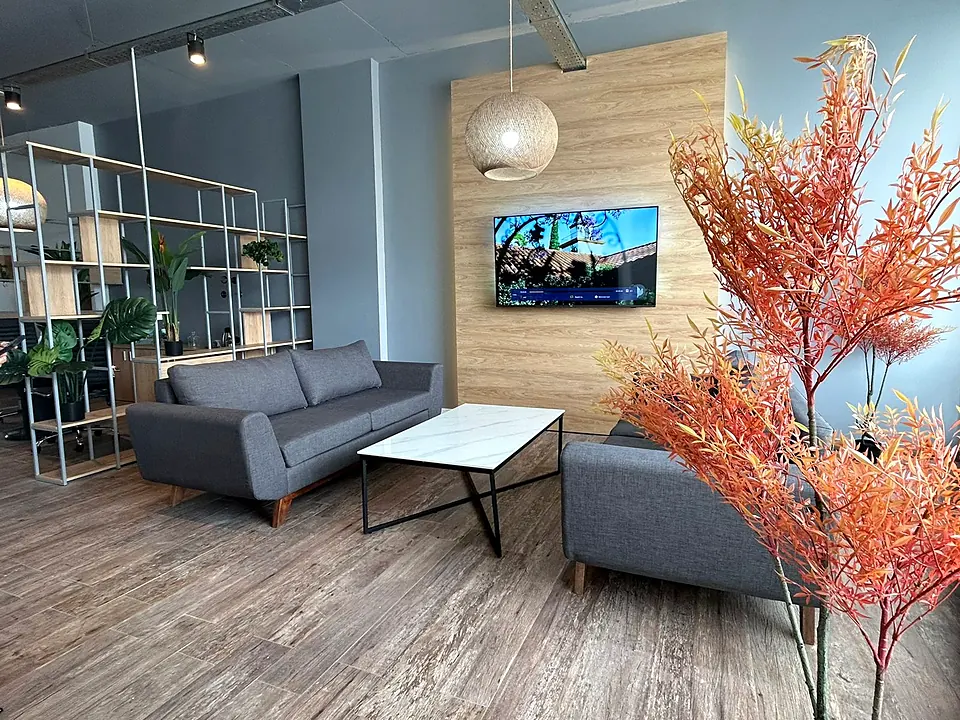 Oficina comercial remodelada por Grupo EDALTO en Nordelta